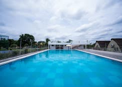 Wide pool view